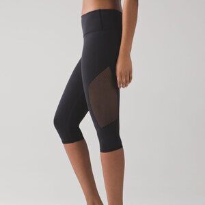Lululemon Reveal Crop (15")Leggings Size 6